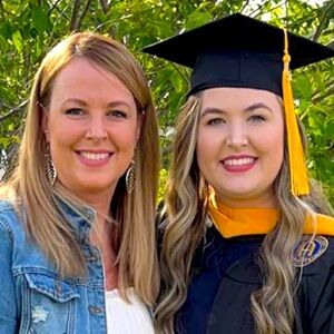 Meet your Poshers, Michelle and Morgan